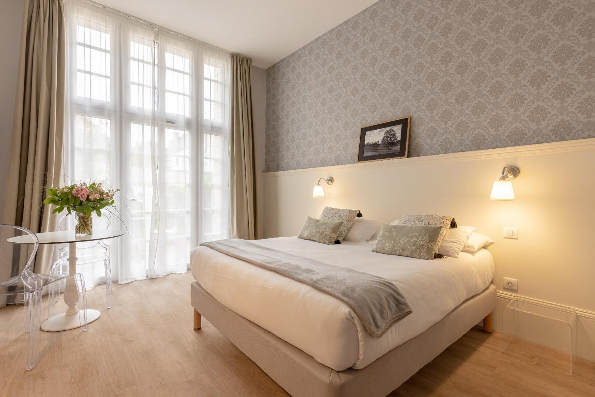 La Maison Blanche - Apparthotels De Charme Chic & Cosy A 350M Du Coeur De Ville De Limoges - Acces Autonome Esterno foto