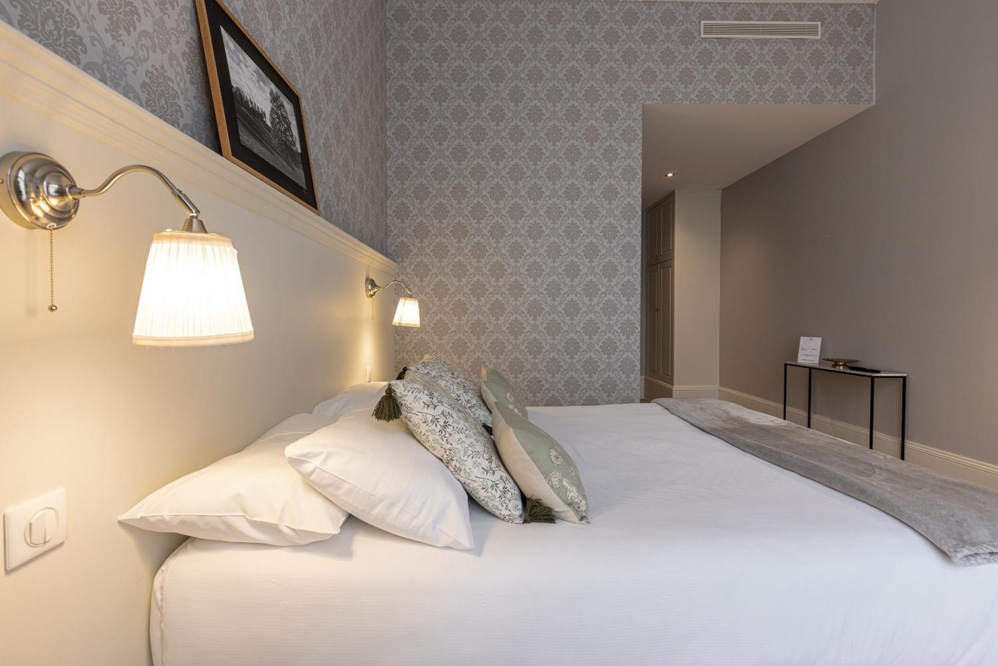 La Maison Blanche - Apparthotels De Charme Chic & Cosy A 350M Du Coeur De Ville De Limoges - Acces Autonome Esterno foto